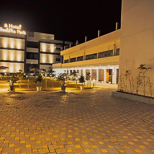 Buddha Park, Paharia, Hotel Varanasi